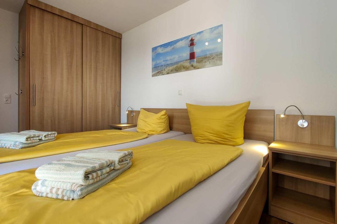 Ferienwohnung-308-hohe-lith-duhnen-mit-eigenem-strandkorb-am-strand Apartment